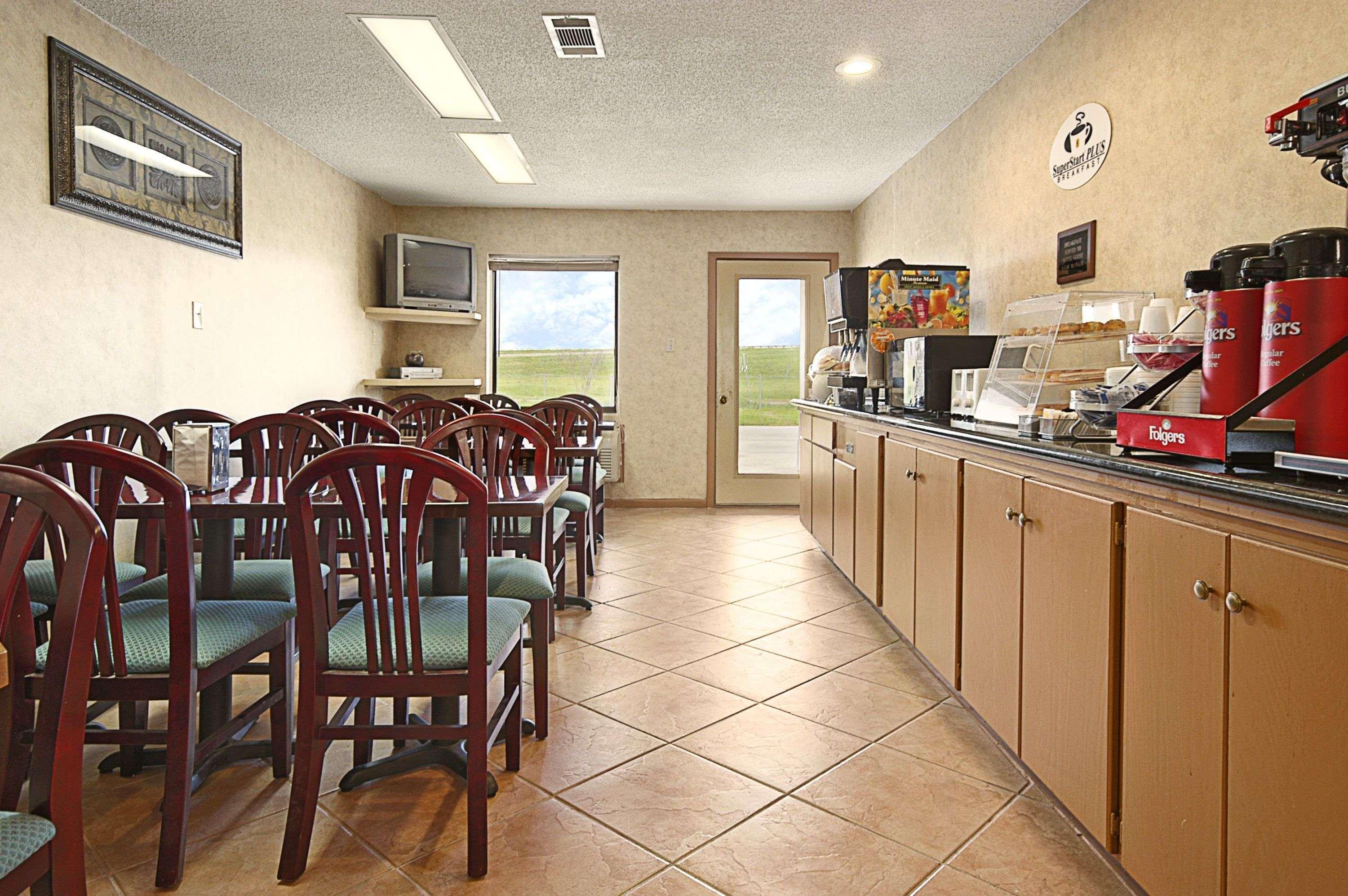 Super 8 By Wyndham Rayville Restaurant photo